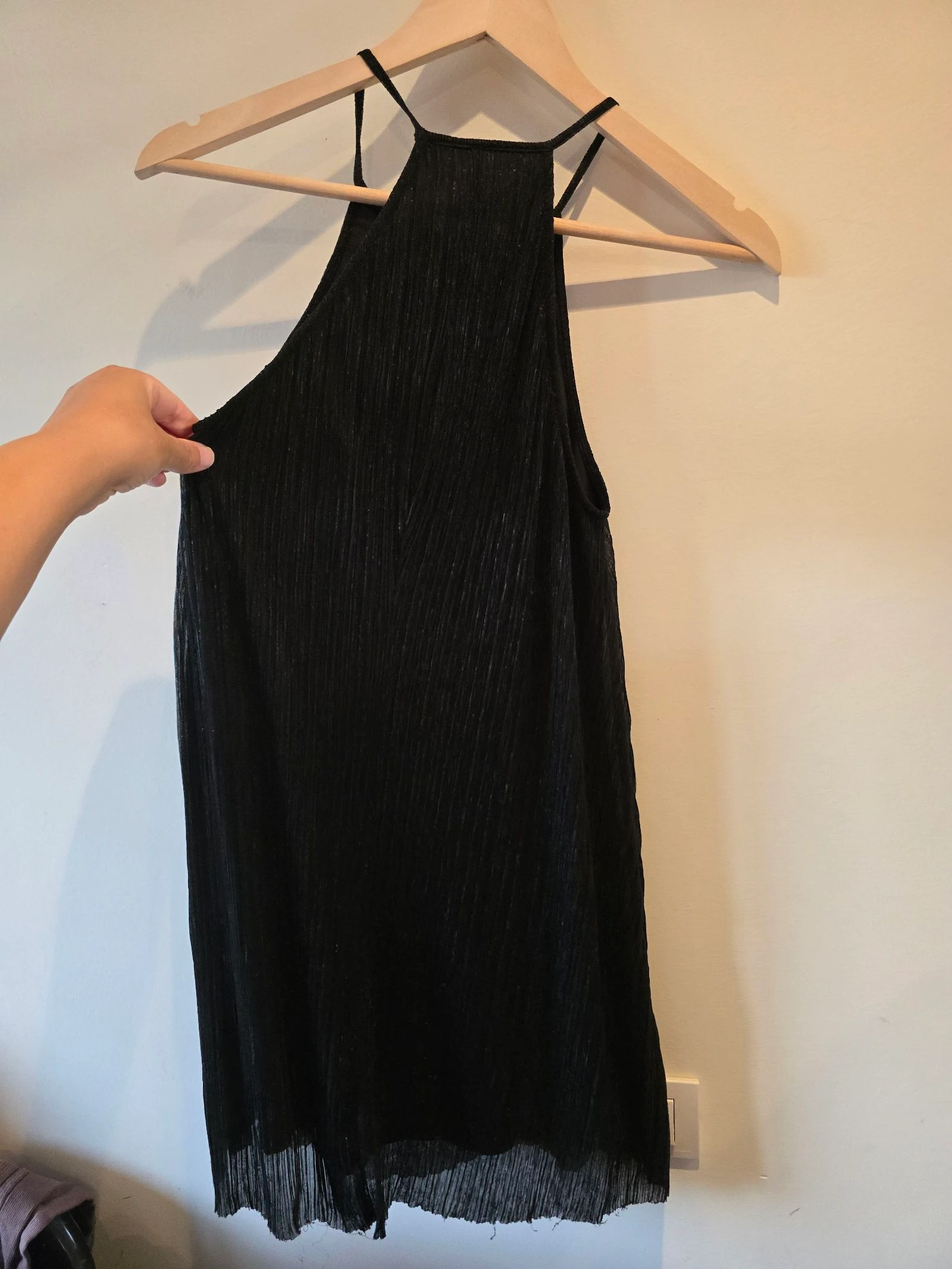 Robe noire plissée brillante de Stradivarius – photo 7